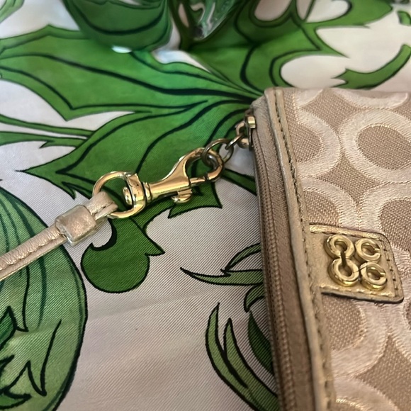 Authentic Coach wristlet!! - Picture 5 of 7